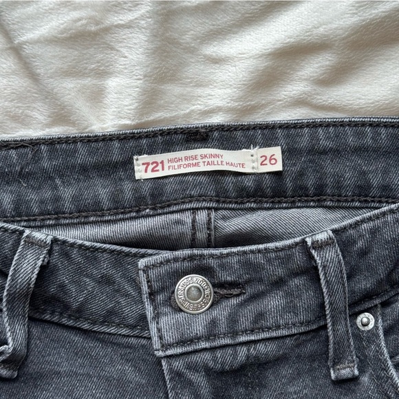 Levi’s 721 High Rise Skinny Jeans - Picture 5 of 7
